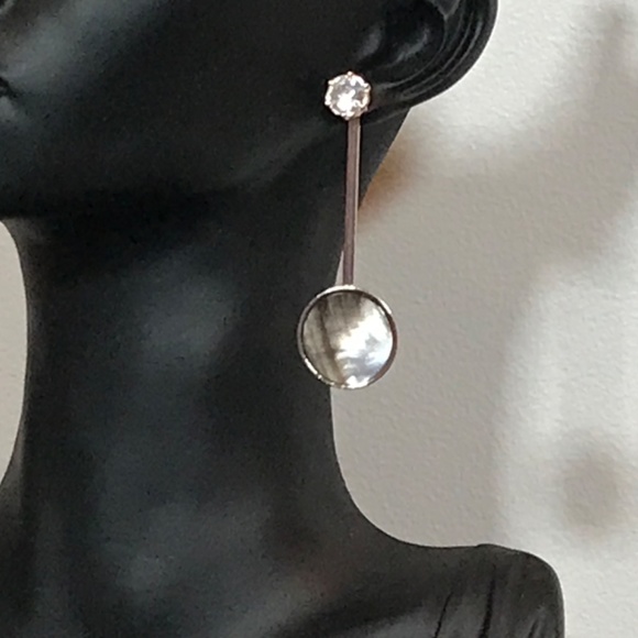 NWT Design Lab Lord & Taylor Women’s Single Rhinestone Gold Tone Drop Earrings - Picture 9 of 9